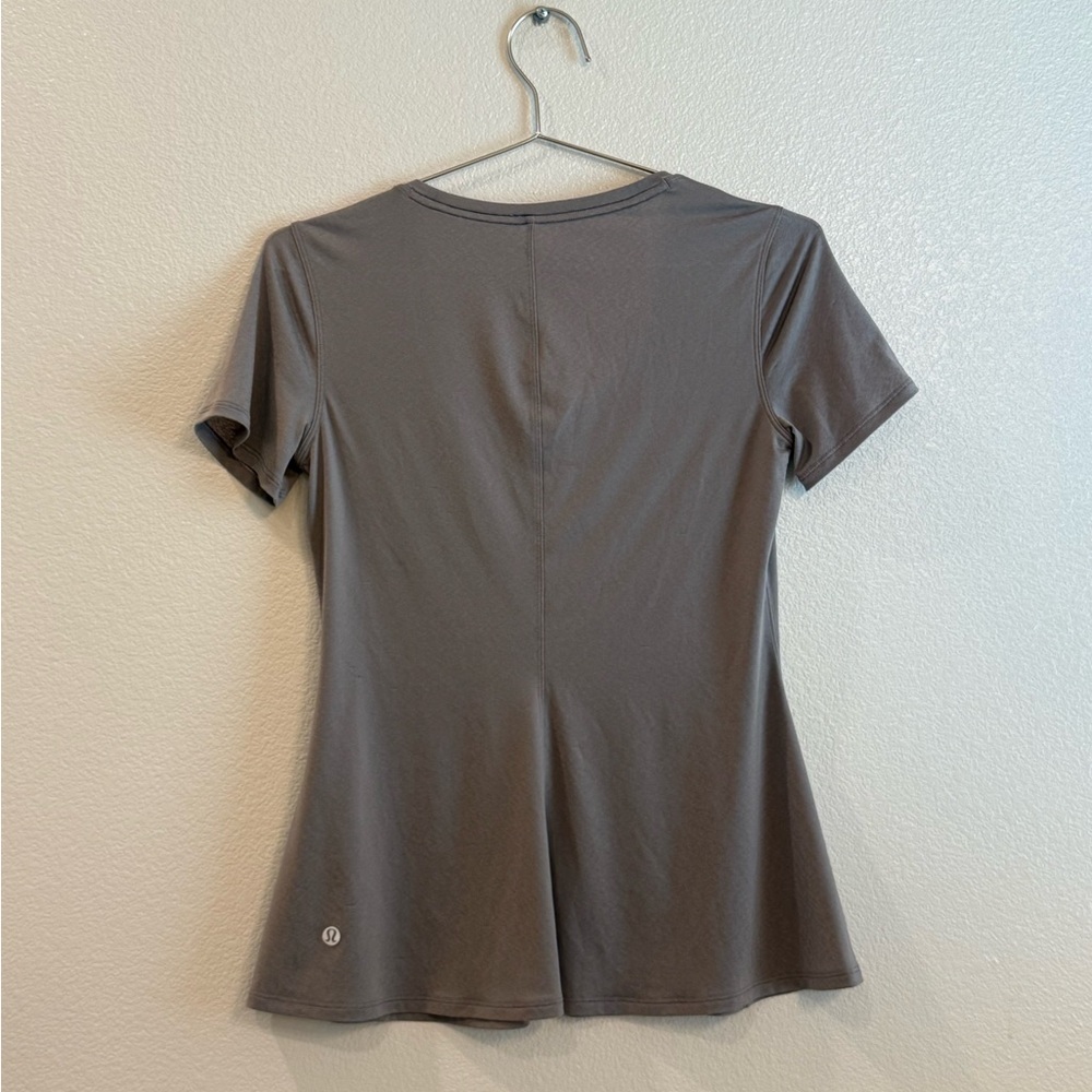 lululemon athletica Flowy Hem Short Sleeve - Picture 4 of 6